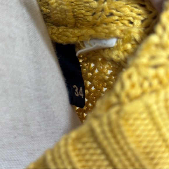 H&M • Cropped Knit Hooded Button Cardigan Yellow 34 XS ASO Luna Lovegood - Picture 8 of 9